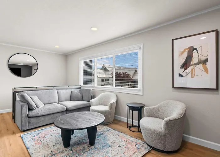 Newly Renovated Unit In Spfld #201 * Springfield