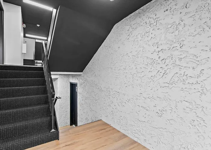 Newly Renovated Unit In Spfld #201 *